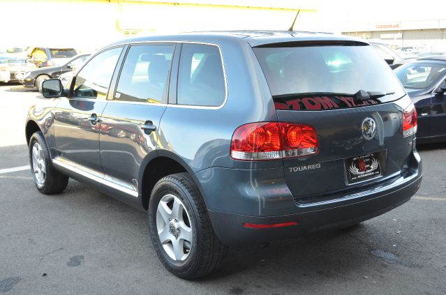 2006 Volkswagen Touareg Red Line