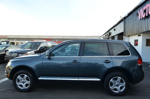 2006 Volkswagen Touareg Red Line