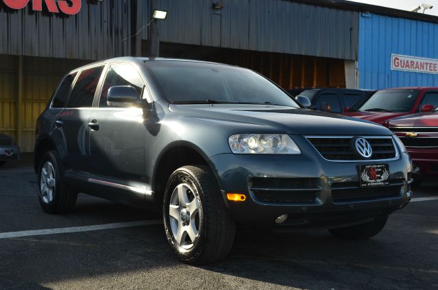 2006 Volkswagen Touareg Red Line