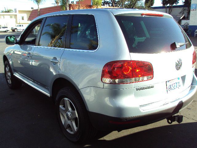 2006 Volkswagen Touareg Red Line