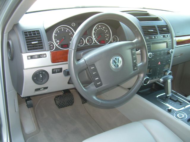 2007 Volkswagen Touareg Red Line