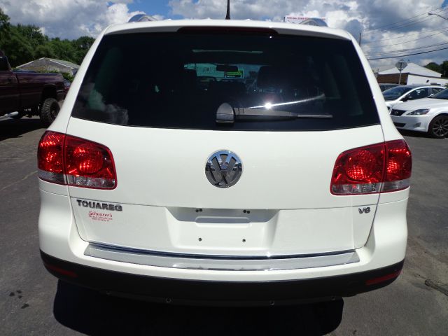 2007 Volkswagen Touareg Red Line