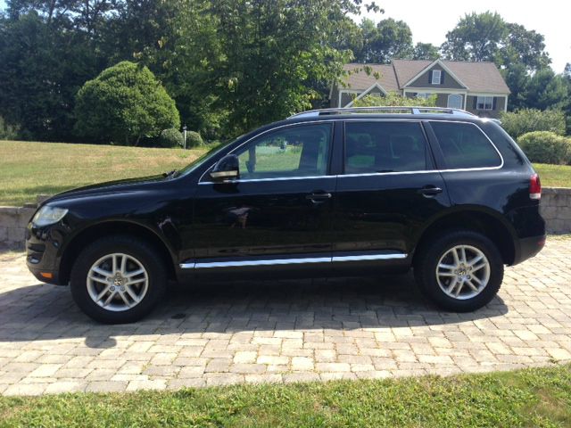 2010 Volkswagen Touareg LT1