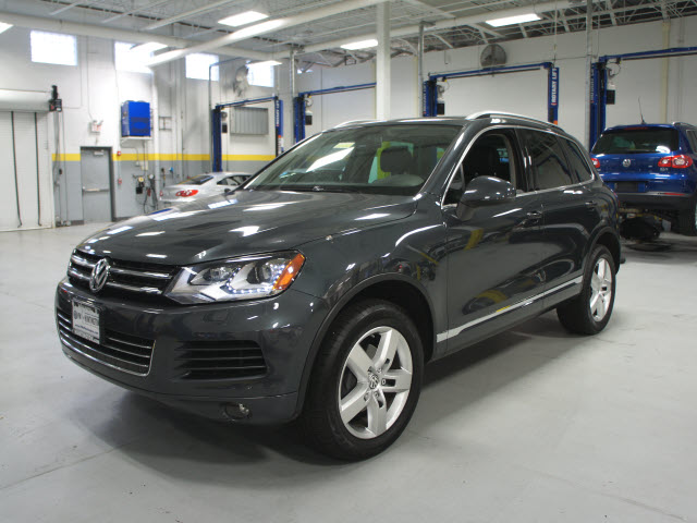 2012 Volkswagen Touareg LT 4WD