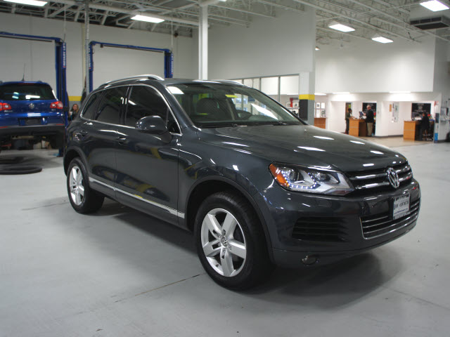 2012 Volkswagen Touareg LT 4WD