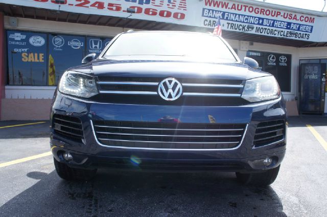 2012 Volkswagen Touareg 1 Owner Leather Roof 5.3L