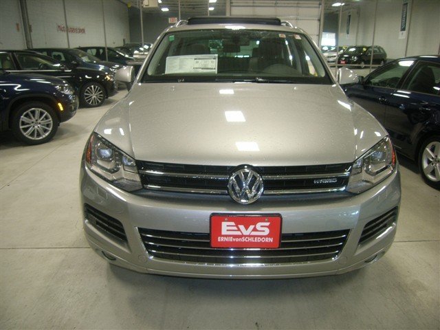 2012 Volkswagen Touareg Unknown