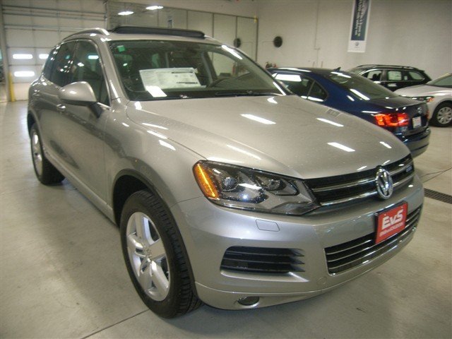 2012 Volkswagen Touareg Unknown