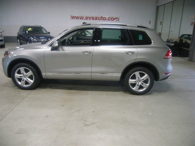 2012 Volkswagen Touareg Unknown