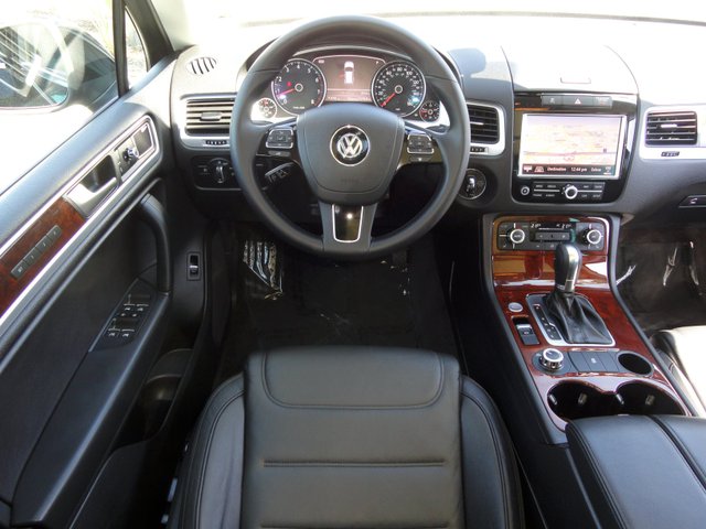 2012 Volkswagen Touareg LT 4WD