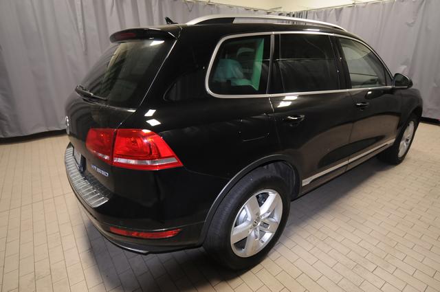 2012 Volkswagen Touareg Unknown