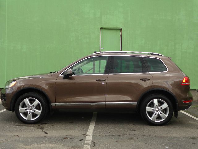 2012 Volkswagen Touareg 1 Owner Leather Roof 5.3L