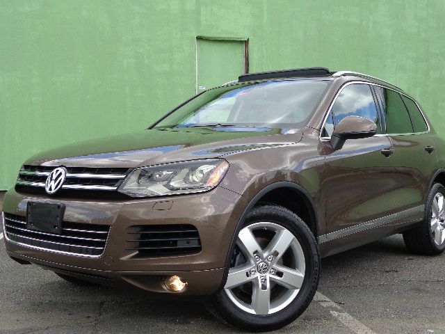 2012 Volkswagen Touareg 1 Owner Leather Roof 5.3L