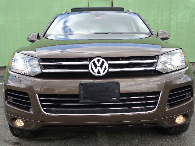 2012 Volkswagen Touareg 1 Owner Leather Roof 5.3L