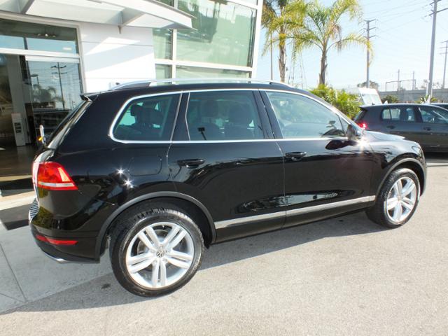 2012 Volkswagen Touareg LT Leather