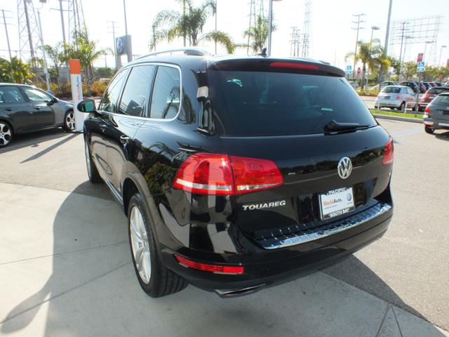 2012 Volkswagen Touareg LT Leather