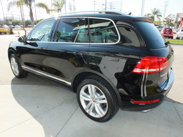 2012 Volkswagen Touareg LT Leather