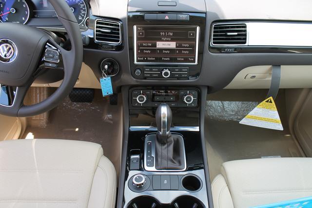 2013 Volkswagen Touareg LT Leather