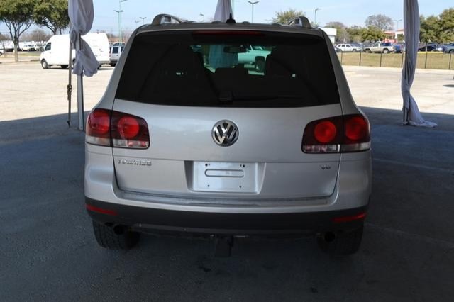 2008 Volkswagen Touareg 2 Red Line