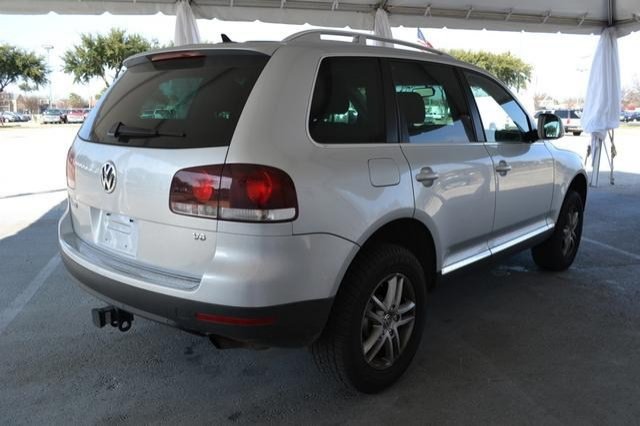 2008 Volkswagen Touareg 2 Red Line