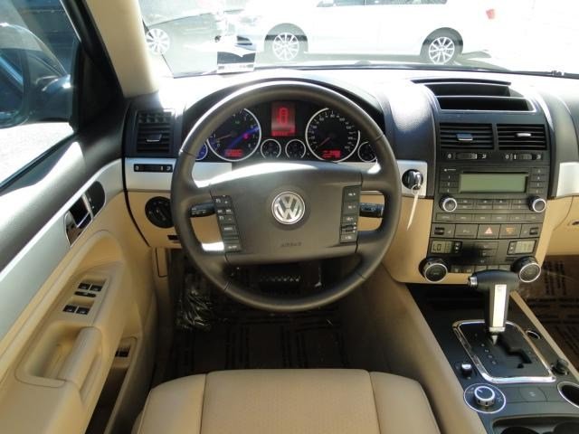 2008 Volkswagen Touareg 2 Red Line