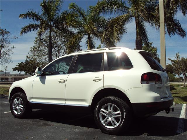 2008 Volkswagen Touareg 2 Red Line