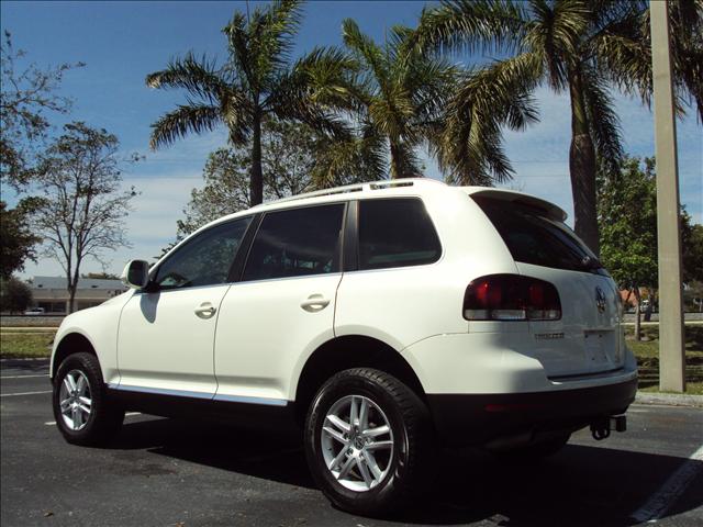 2008 Volkswagen Touareg 2 Red Line