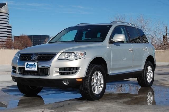 2008 Volkswagen Touareg 2 Red Line