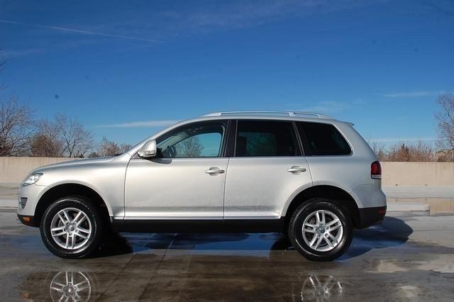 2008 Volkswagen Touareg 2 Red Line