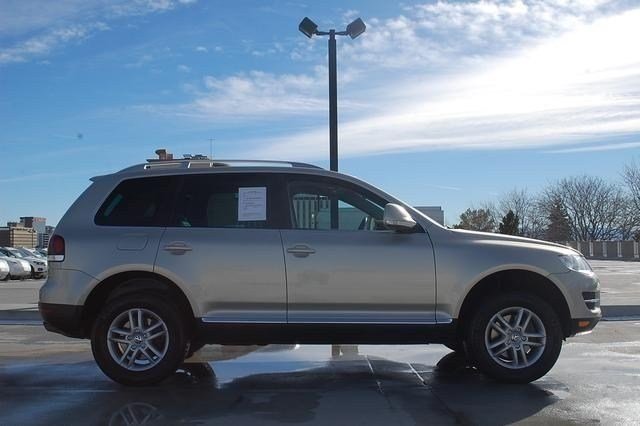 2008 Volkswagen Touareg 2 Red Line