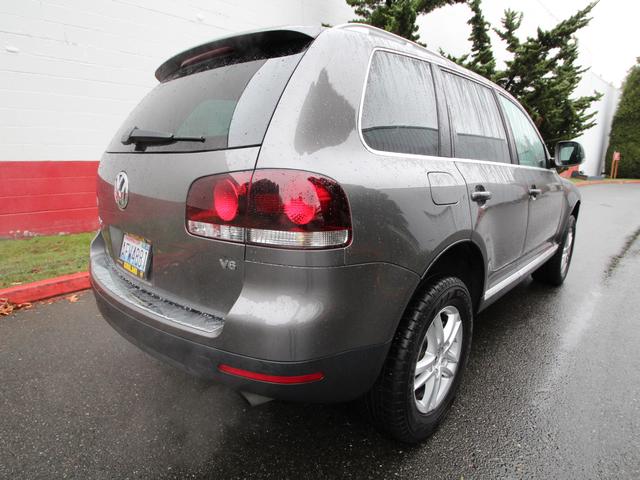 2008 Volkswagen Touareg 2 Red Line