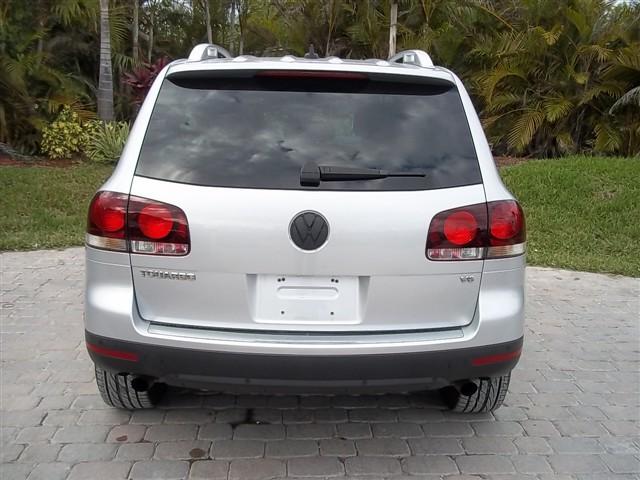 2008 Volkswagen Touareg 2 Touring / AWD