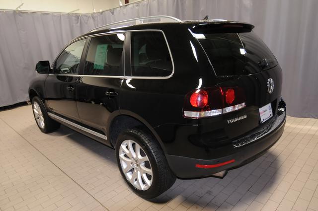 2008 Volkswagen Touareg 2 Red Line