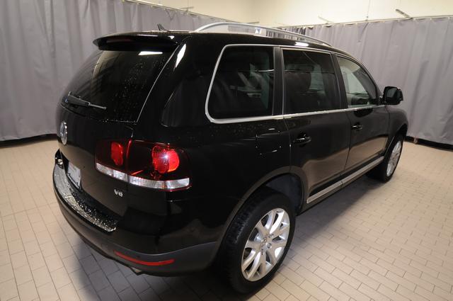 2008 Volkswagen Touareg 2 Red Line