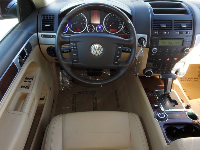 2008 Volkswagen Touareg 2 Red Line