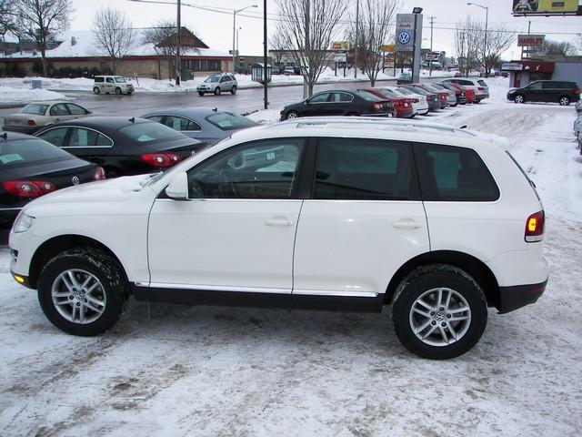 2008 Volkswagen Touareg 2 Red Line