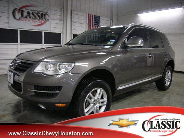 2008 Volkswagen Touareg 2 Red Line