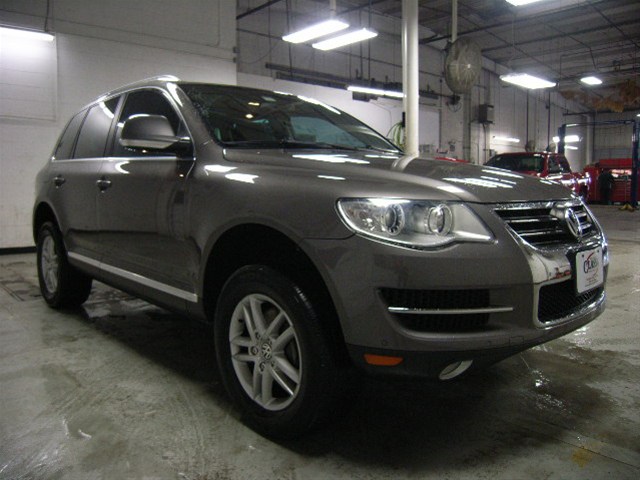 2008 Volkswagen Touareg 2 Red Line