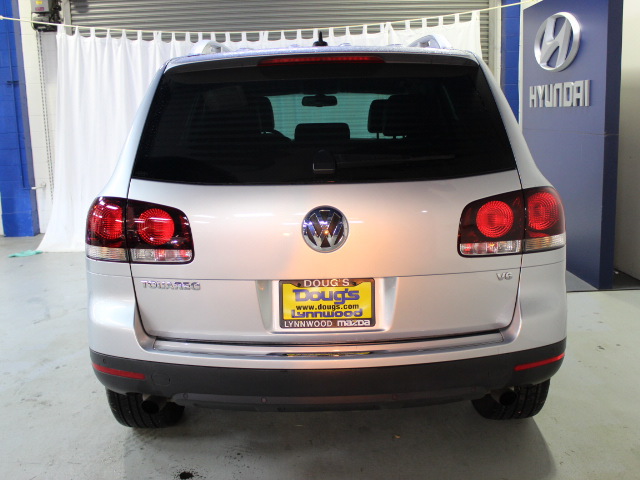 2008 Volkswagen Touareg 2 Red Line