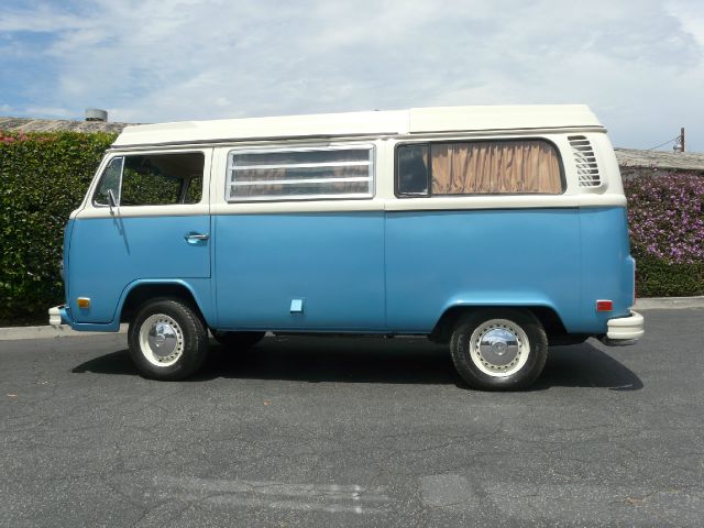 1972 Volkswagen Westfalia 4dr Sport Sdn Auto RWD