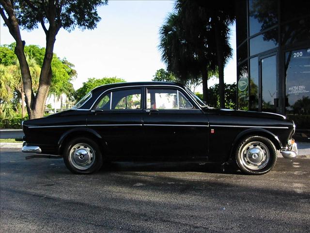 1964 Volvo 240 Wood