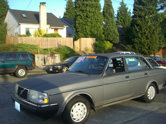 1988 Volvo 240 SR5 TRD Sport