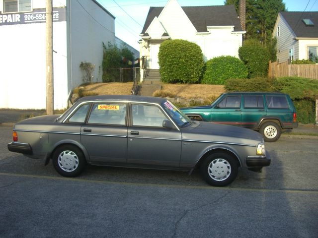 1988 Volvo 240 SR5 TRD Sport