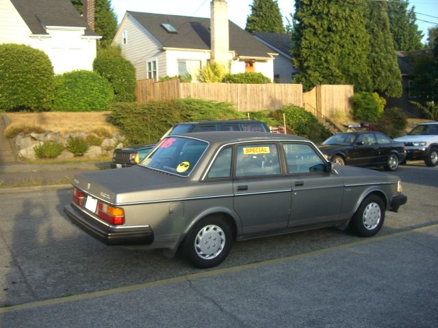 1988 Volvo 240 SR5 TRD Sport