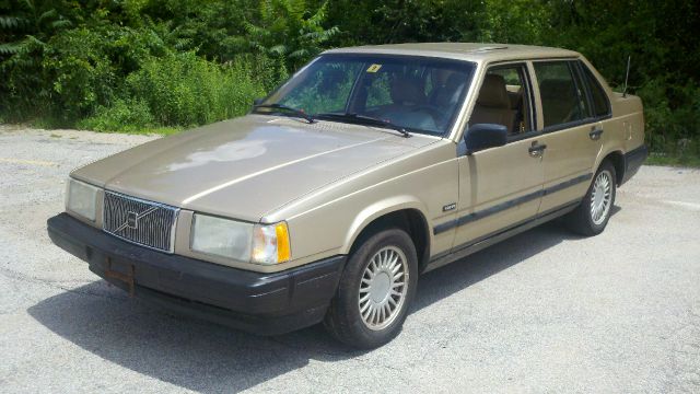 1993 Volvo 940 Series Base