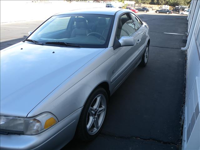 2001 Volvo C70 SLT 3RD ROW 4X4