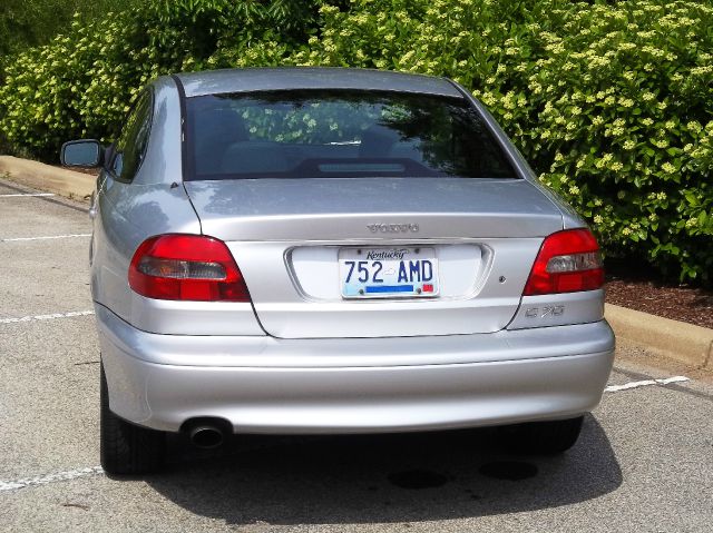 2002 Volvo C70 V6 4WD Limited