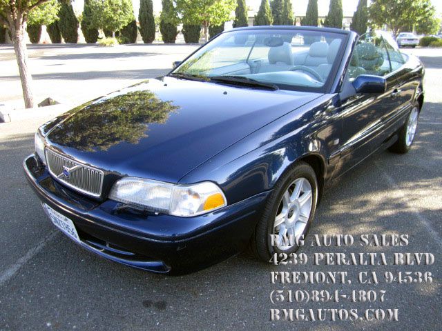 2002 Volvo C70 4dr 114 WB XLT 4WD