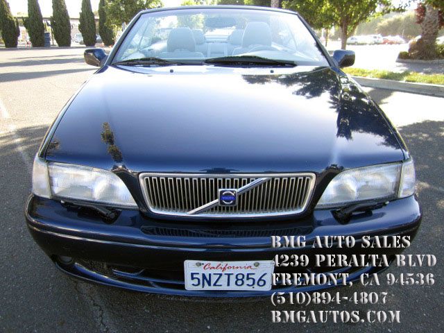 2002 Volvo C70 4dr 114 WB XLT 4WD