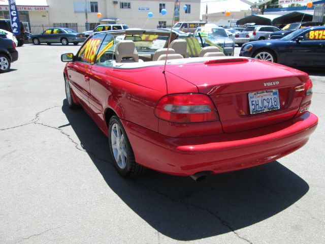 2002 Volvo C70 4dr 114 WB XLT 4WD